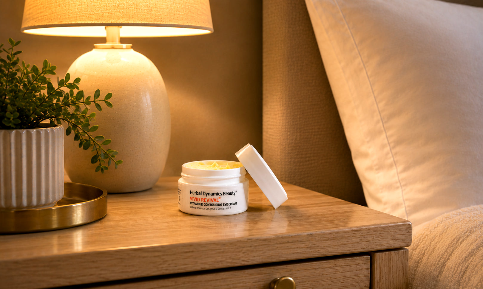Five eye creams for dark circles compared by cause and ingredients